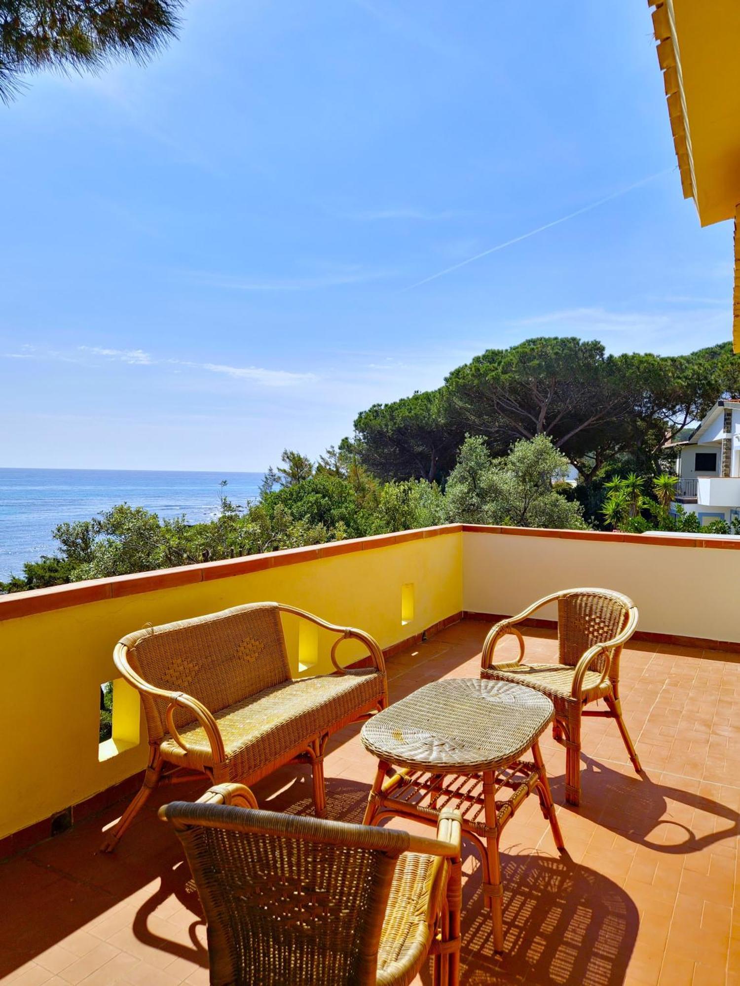 Villa Papiyon - Accesso Privato Alla Spiaggia Cala Liberotto Kültér fotó