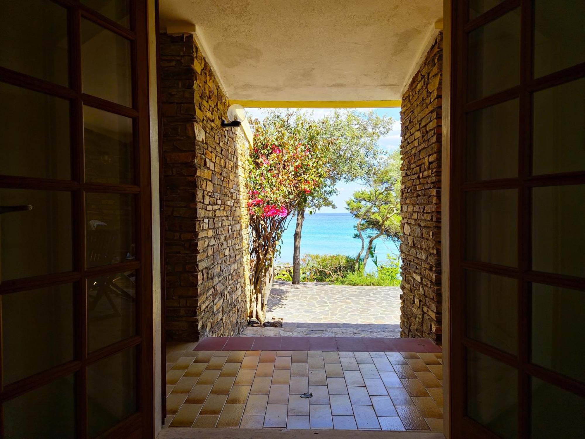 Villa Papiyon - Accesso Privato Alla Spiaggia Cala Liberotto Kültér fotó