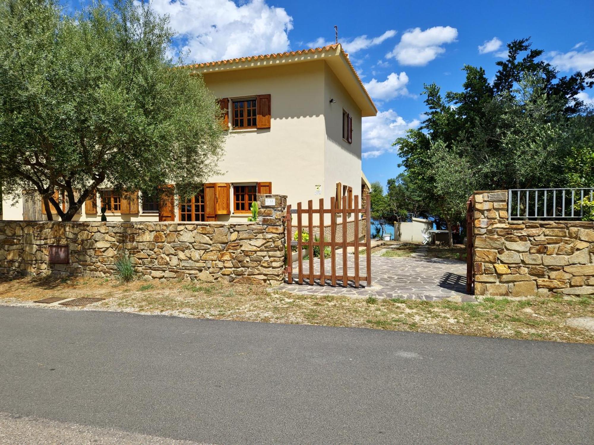 Villa Papiyon - Accesso Privato Alla Spiaggia Cala Liberotto Kültér fotó